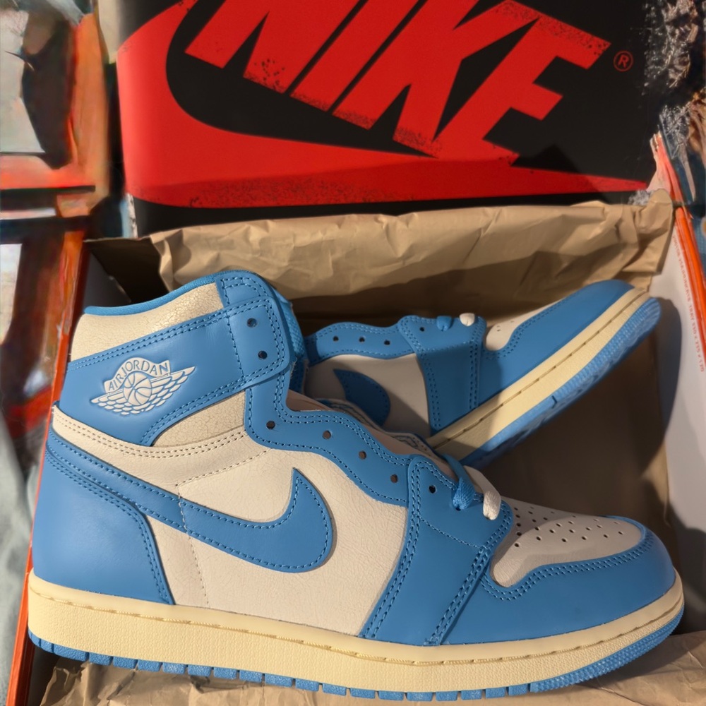 Nike Air Jordan UNC Lost & Found